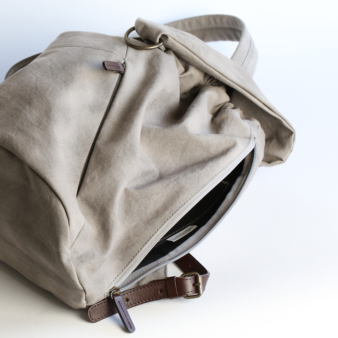 備長炭染め帆布リュックサック側面ファスナー