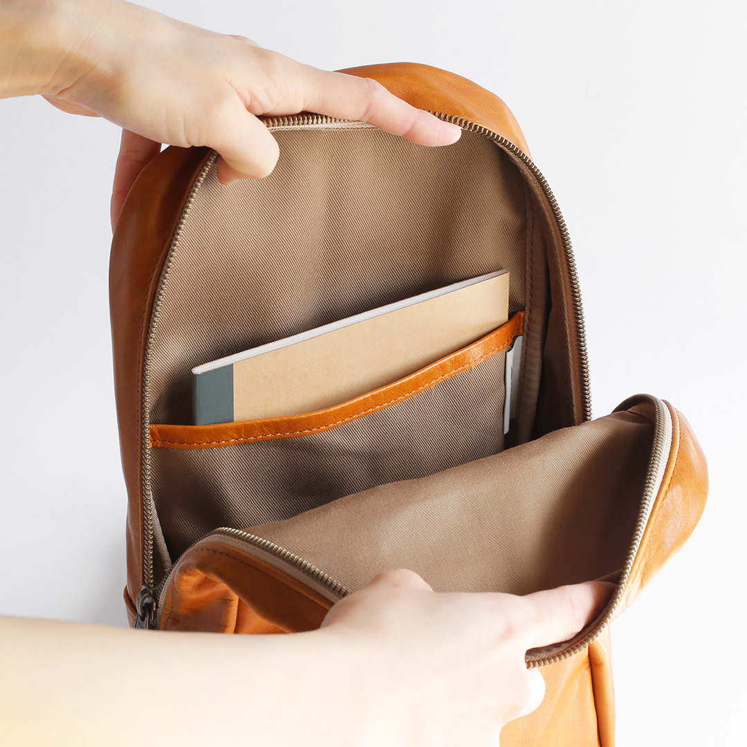 旨し馬革ボディバッグ 内装のオープンポケット