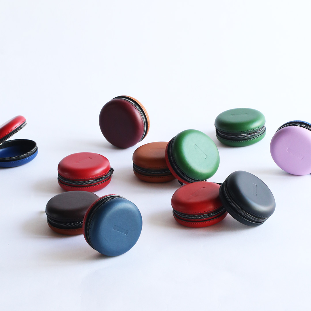 MONTBOOK Tondo 丸型ミニポーチ-コードバン 全体