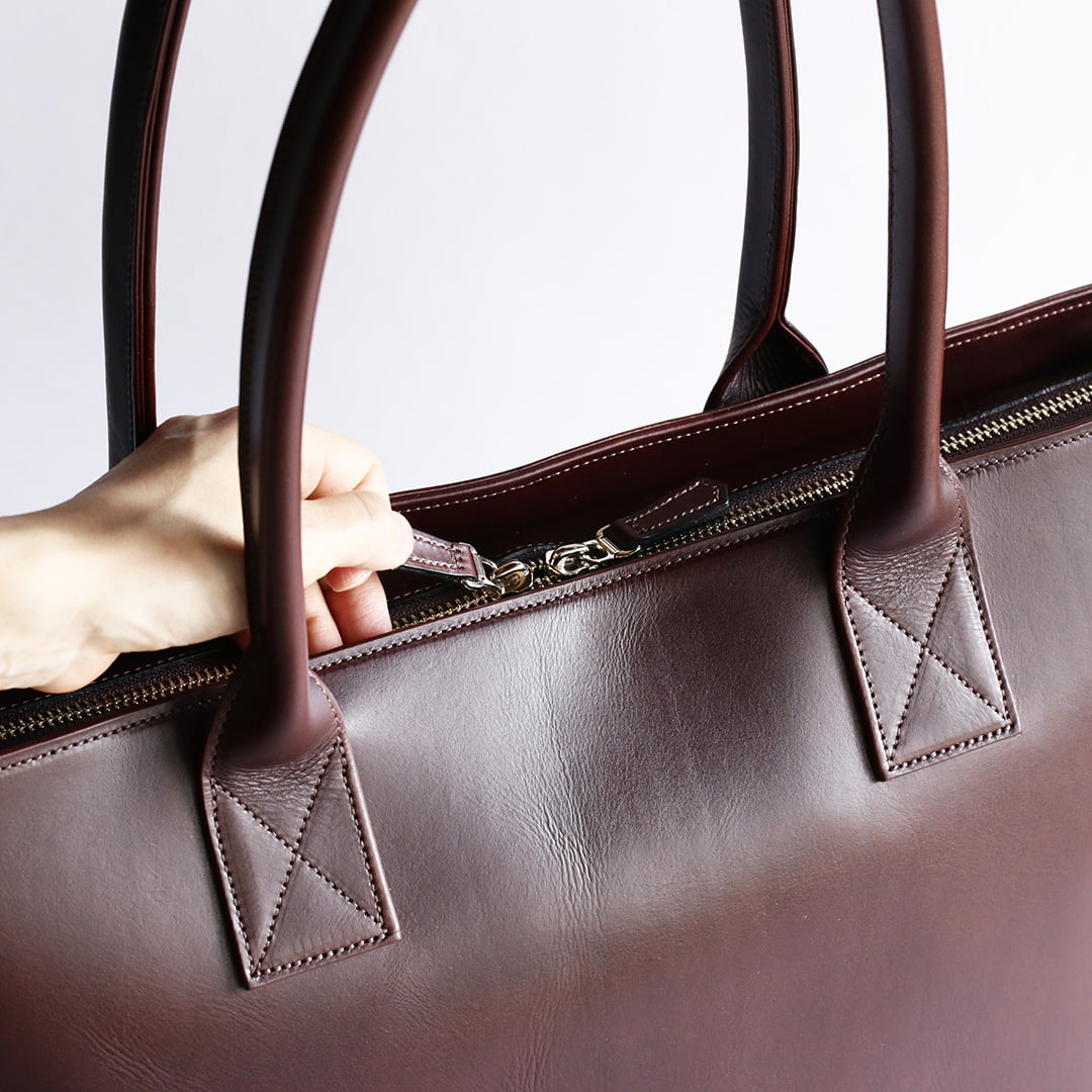 NENKE（ネンケ）レザートート メイン収納の開閉