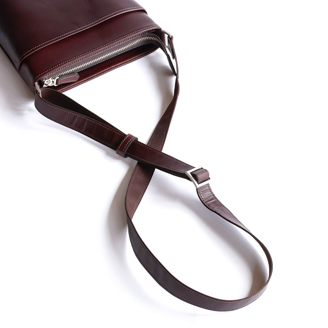 NENKE（ネンケ）レザーショルダーバッグ ショルダーベルト