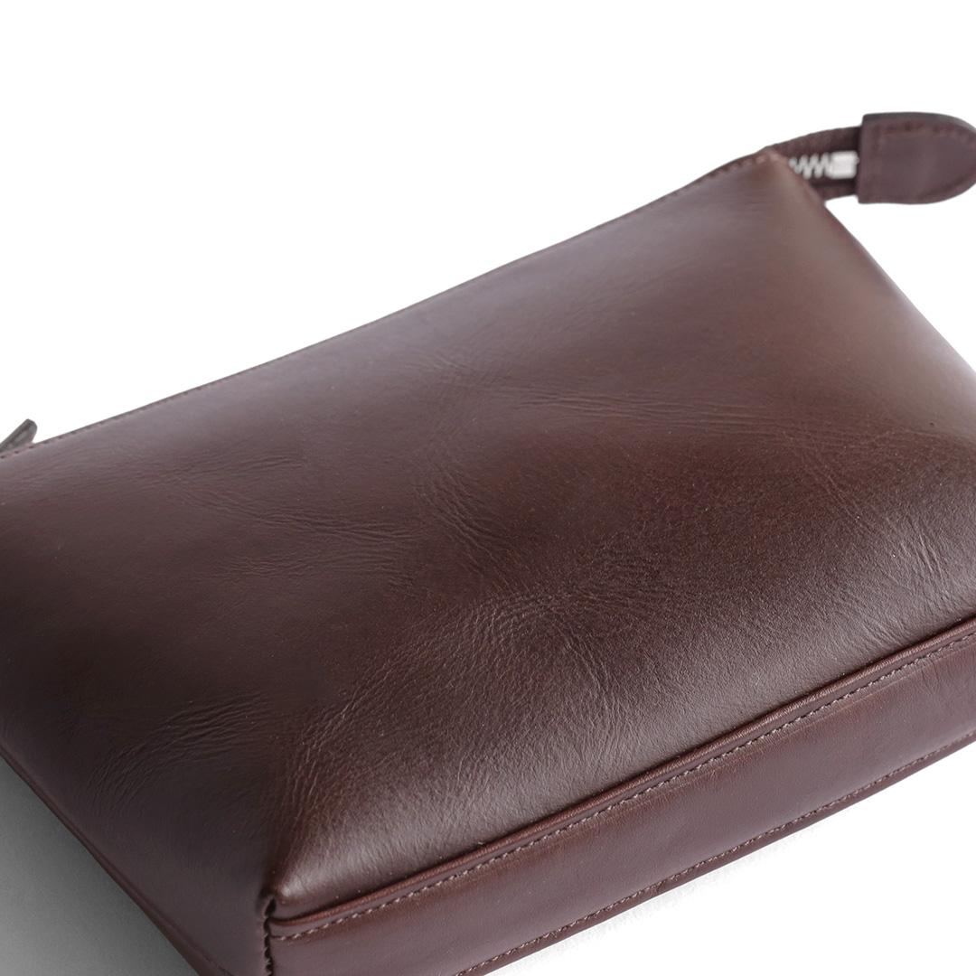 NENKE（ネンケ）レザーポーチ 革の質感