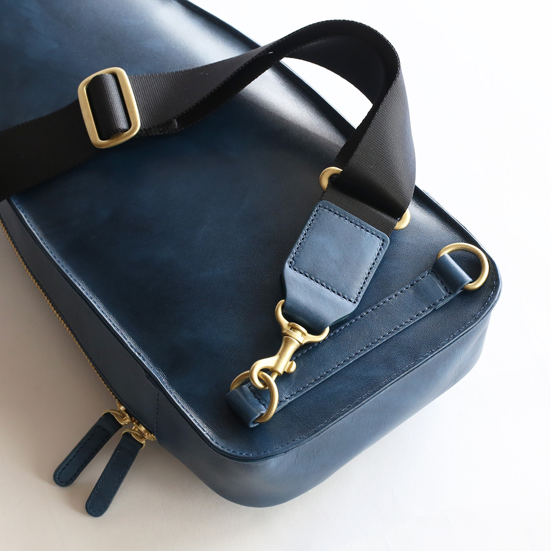 オリーブレザーボディバッグ ショルダーベルト