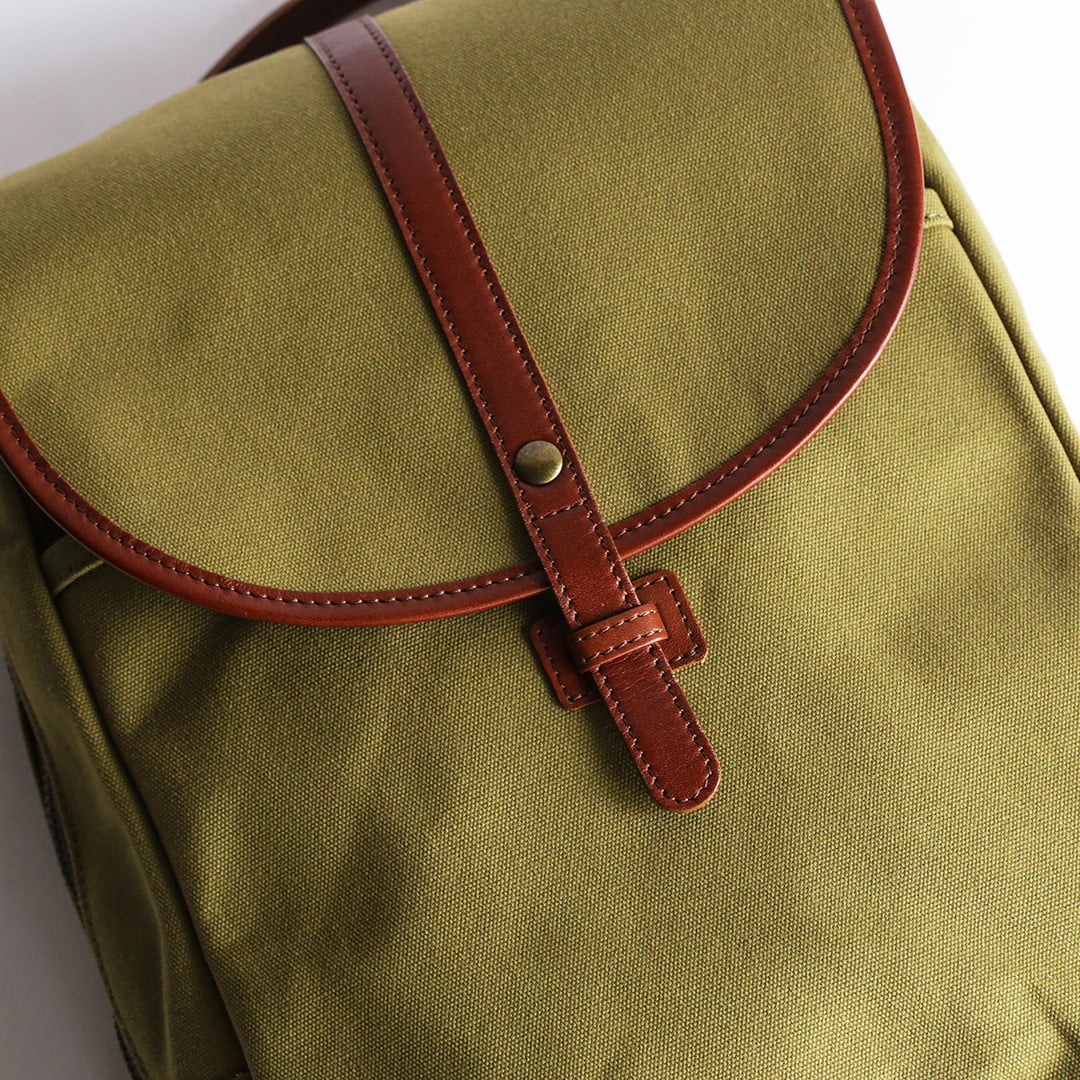 撥水パラフィン帆布スマートリュック 生地の質感