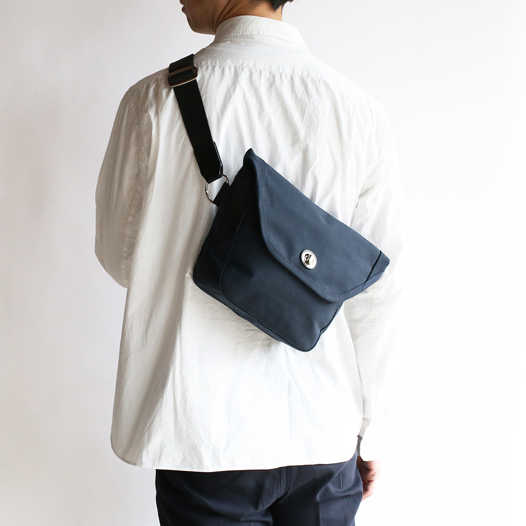 8号帆布B5メッセンジャーバッグ全体