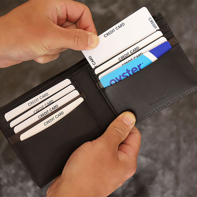 ブライドルレザーの二つ折り財布(純札入れ)の内装・カードポケット