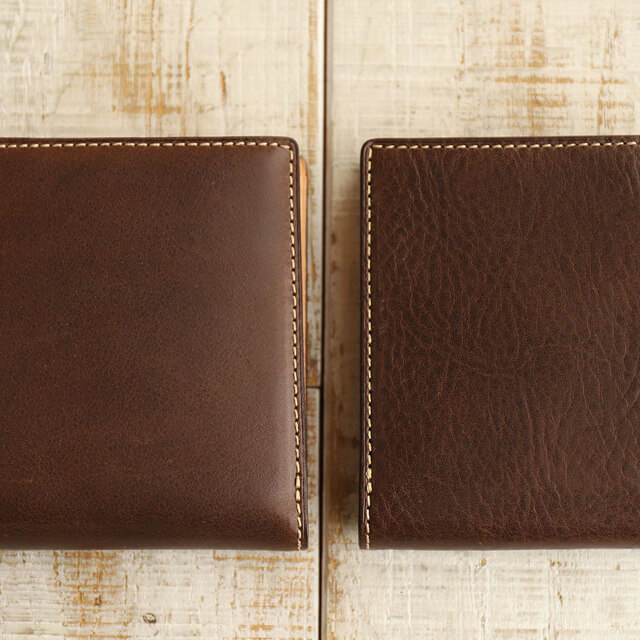 栃木レザー・オイルバケッタの2つ折り財布の表革の比較