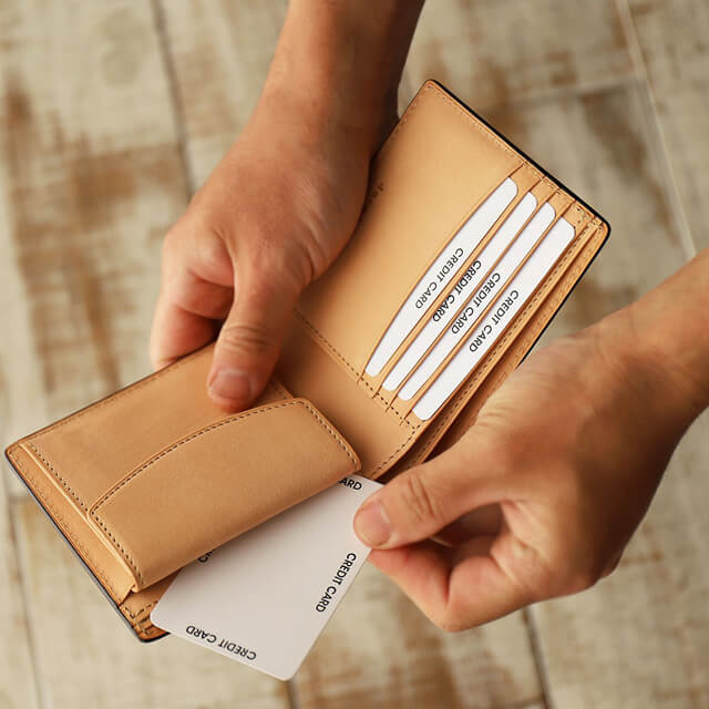 栃木レザー・オイルバケッタの2つ折り財布,内装